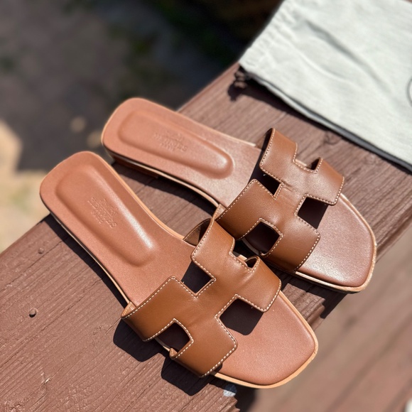 Hermès Oran Brown Leather Sandals - Picture 2 of 5